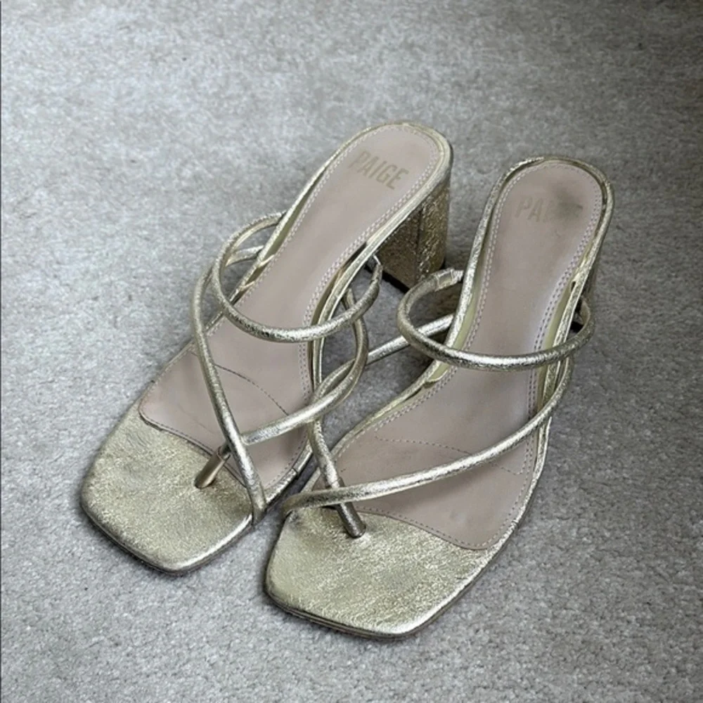 👔PAIGE Gold crackle  2 inch block, heel Crisscross Heeled sandals